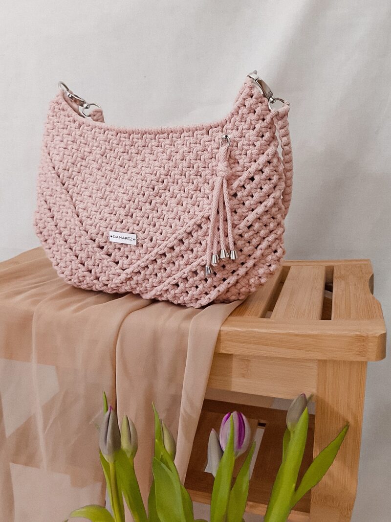 torebka bagietka z makramy na ramię i przez ramię, różowe złoto torebka damska bagietka pleciona ze sznurka techniką makramy, do noszenia na ramieniu i przez ramię, różowa, różowe złoto