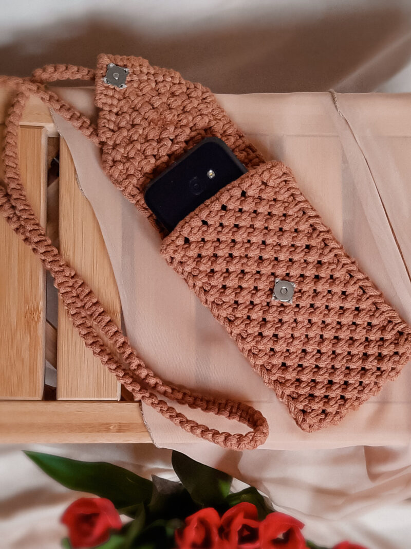 torebka – case na telefon do noszenia na szyi, przez ramię, na długim pasku, karmelowa, brązowa torebka - case na telefon do noszenia na szyi, przez ramię, na długim pasku, karmelowa, brązowa