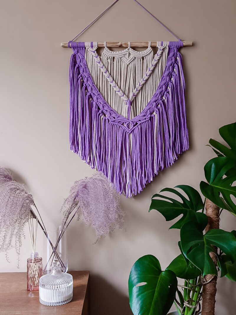 makrama na ściane w stylu boho, delikatna dekoracja do salonu, do sypialni, makatka, naturalna biel i lawendowy