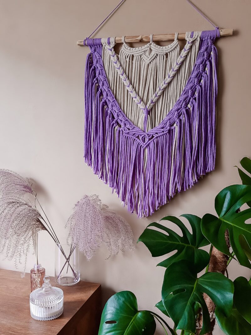 makrama na ściane w stylu boho, delikatna dekoracja do salonu, do sypialni, makatka, naturalna biel i lawendowy