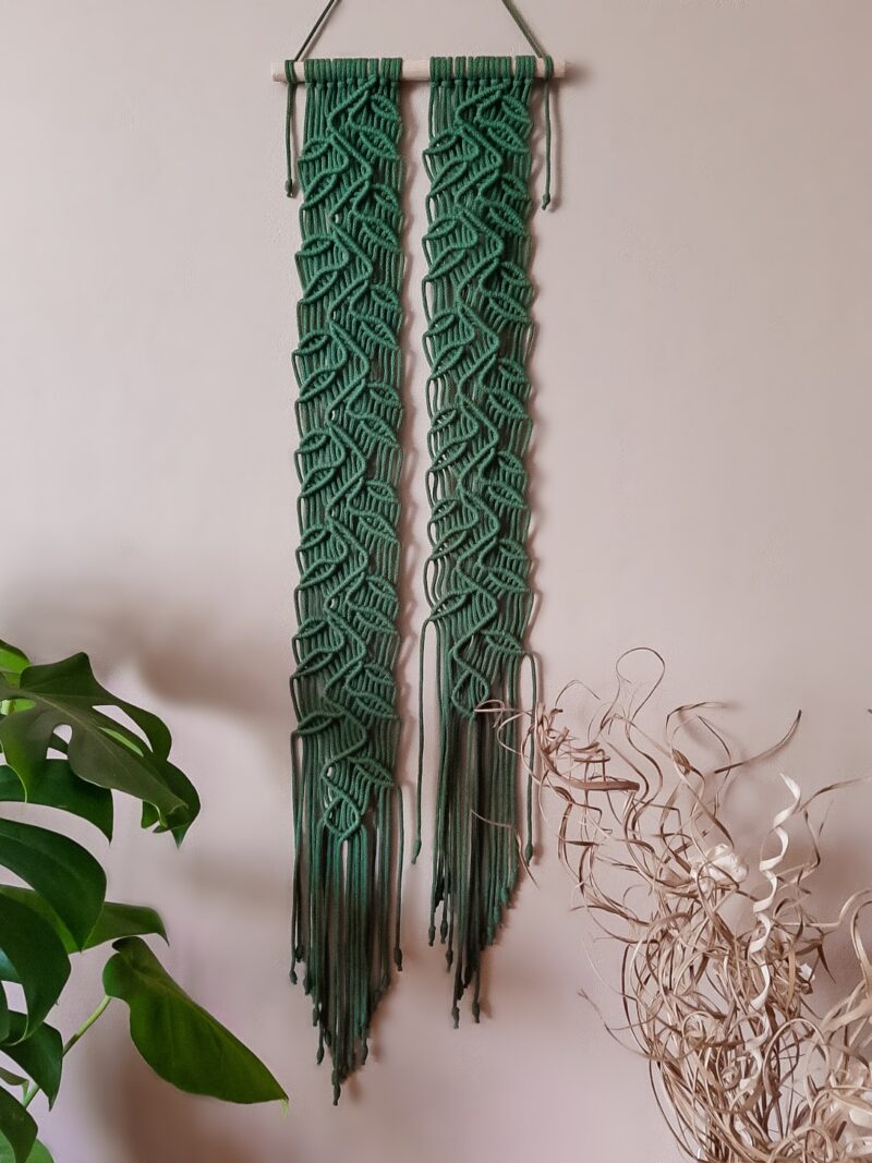 dekoracja ścienna w stylu boho, makrama roślinnaa, zielona