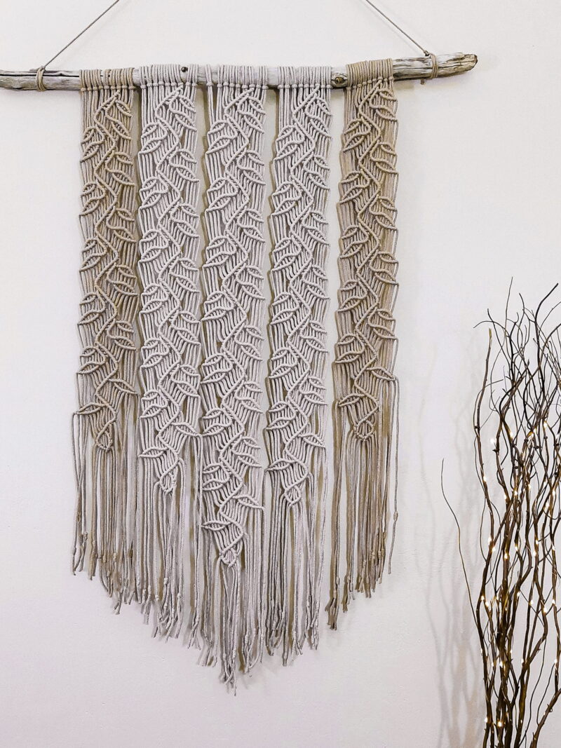 Duża makrama z motywem roślinnym, drzewo, makrama rustykalna do salonu na naturalnym kiju, beżowa, ciemny beż