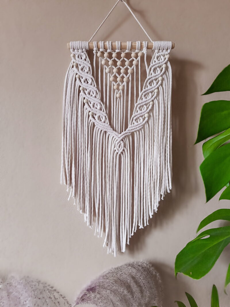 mała makrama dekoracja na ścianę, dekoracja, z koralikami, biała, naturalna mała makrama na ścianę, dekoracja ścienna, makatka, z koralikami, biała, naturalna biel, złamana biel, kość słoniowa