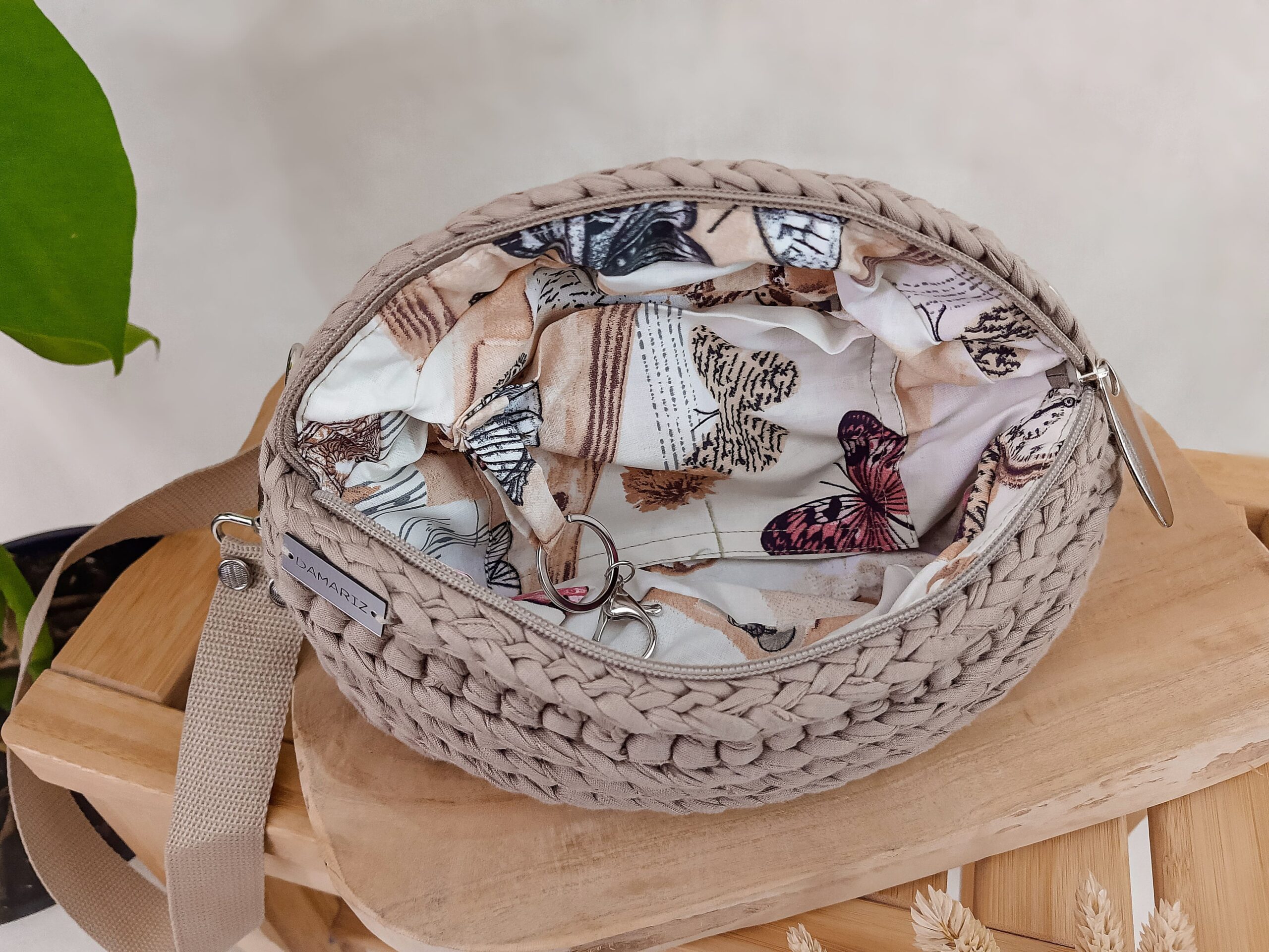 torebka nerka damska, saszetka biodrowa beżowa, brązowa