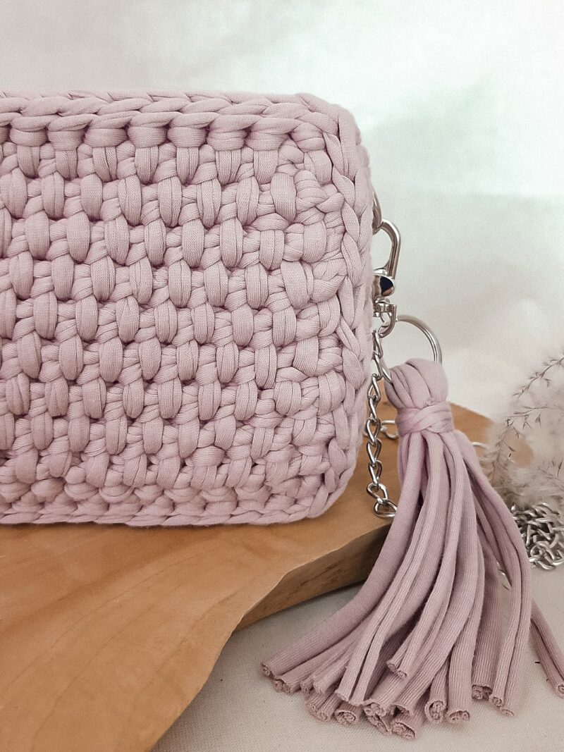 podłużna torebka kuferek na szydełku, przez ramię, do sukienki, brudny róż podłużna torebka kuferek na szydełku, przez ramię, do sukienki, różowa