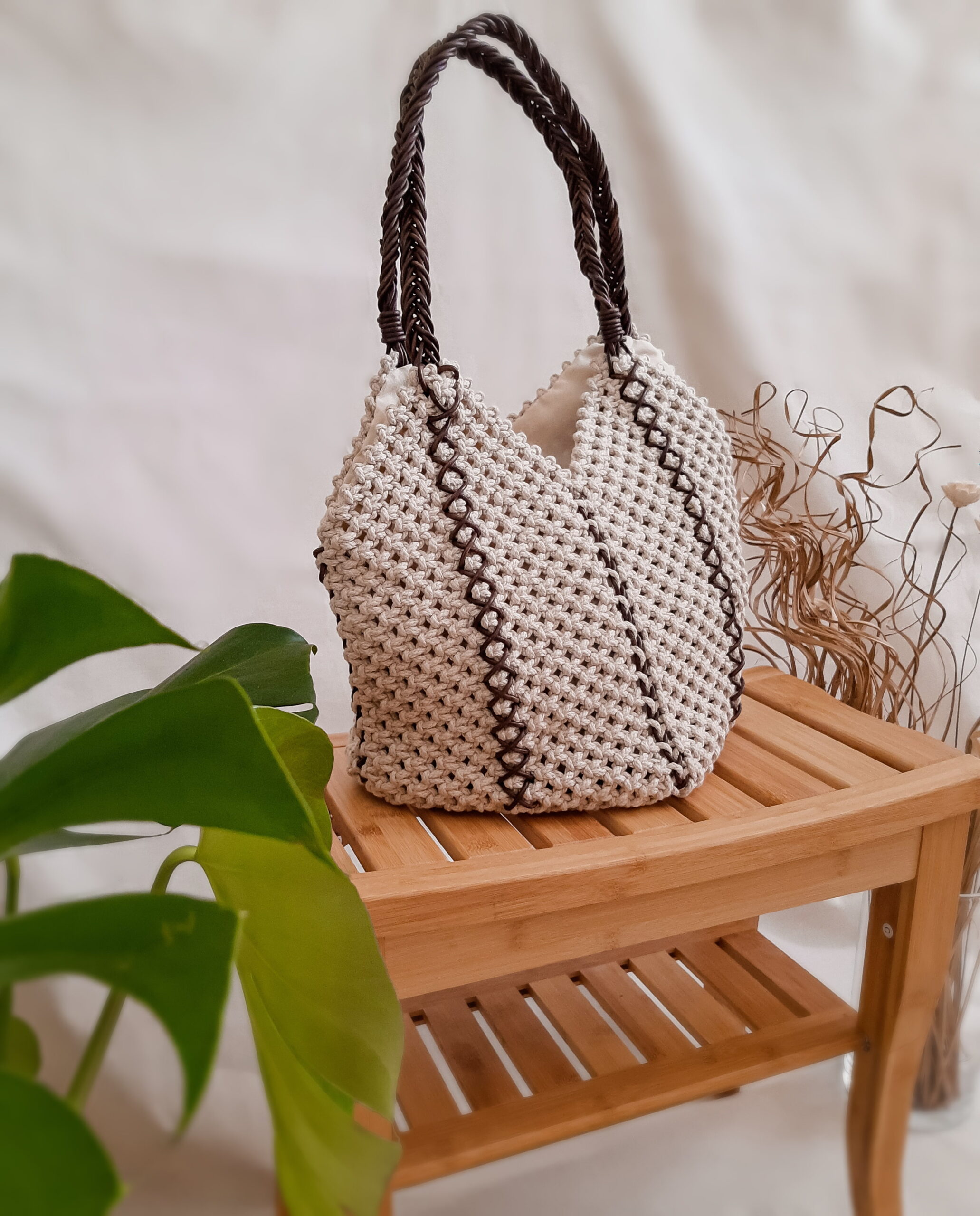 Torebka z kwadratowym dnem, pojemna torebka na ramię shopperka wypleciona techniką makramy ręcznie z lnu, naturalna lniana