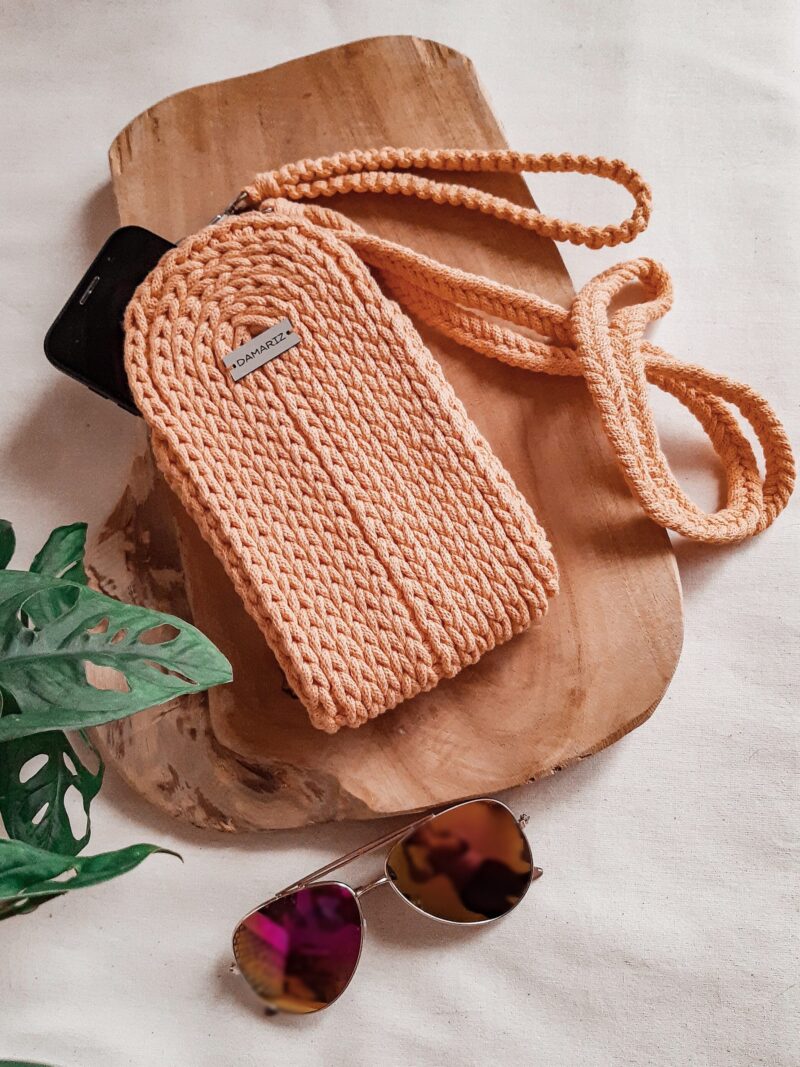 mała torebka case na telefon na szydełku, przez ramię, na nadgarstek morelowa, pomarańczowa