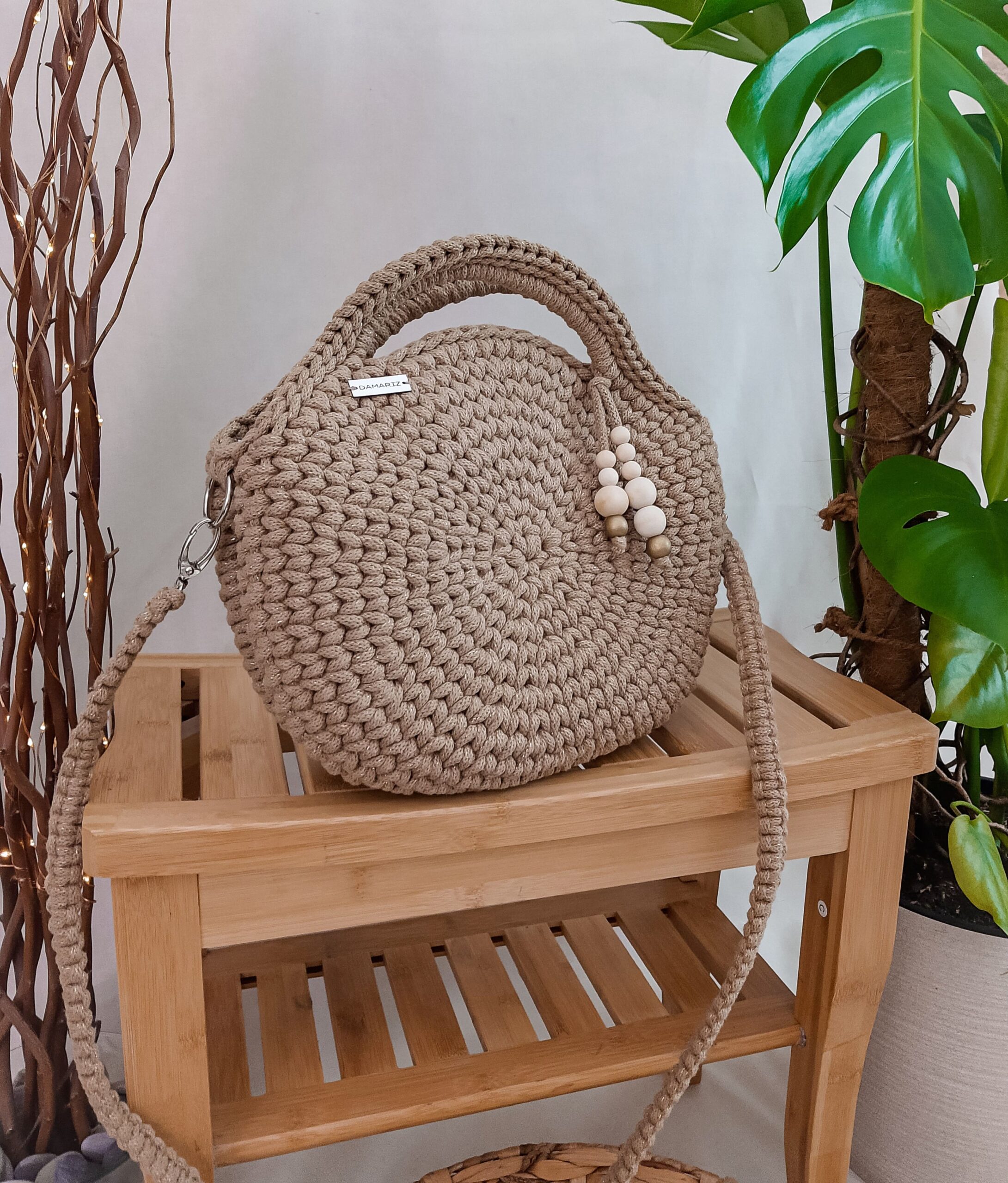 okrągła torebka ze sznurka do ręki i przez ramię, beżowa, złota, stare złoto