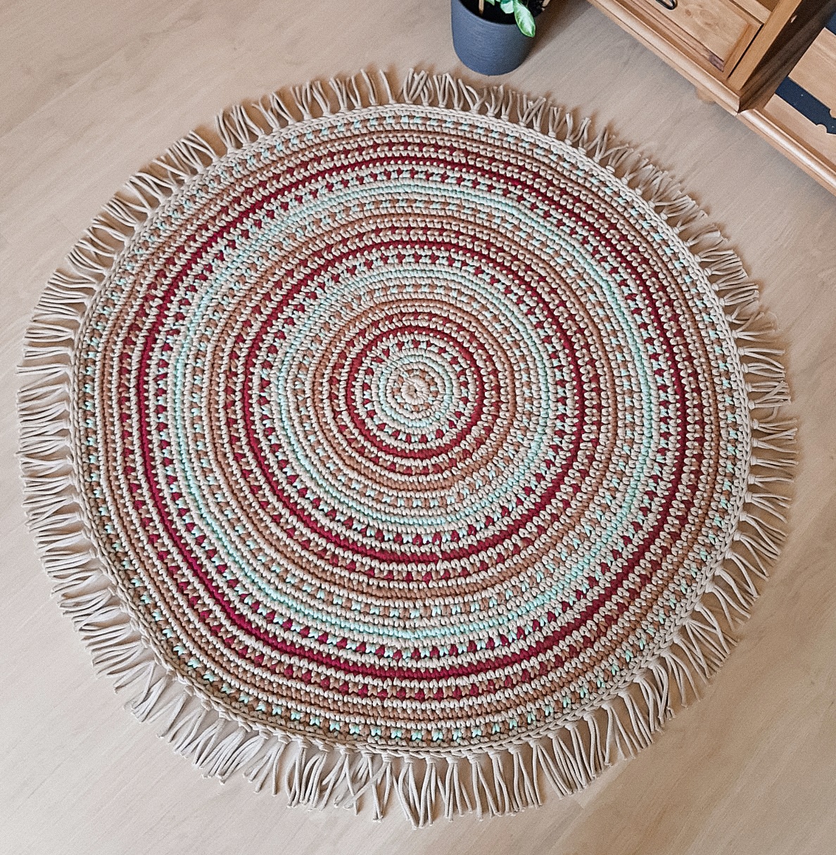 okrągły dywan pleciony ze sznurka bawełnianego, kolorowy, z frędzlami, w stylu etnicznym, dywan do prania