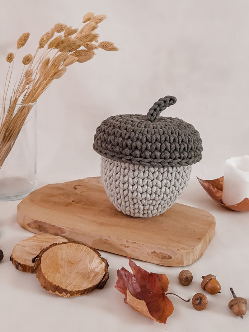 żołądź zielony dekoracja jesienna, pudełko do pokoju dziecka, puzderko z wieczkiem