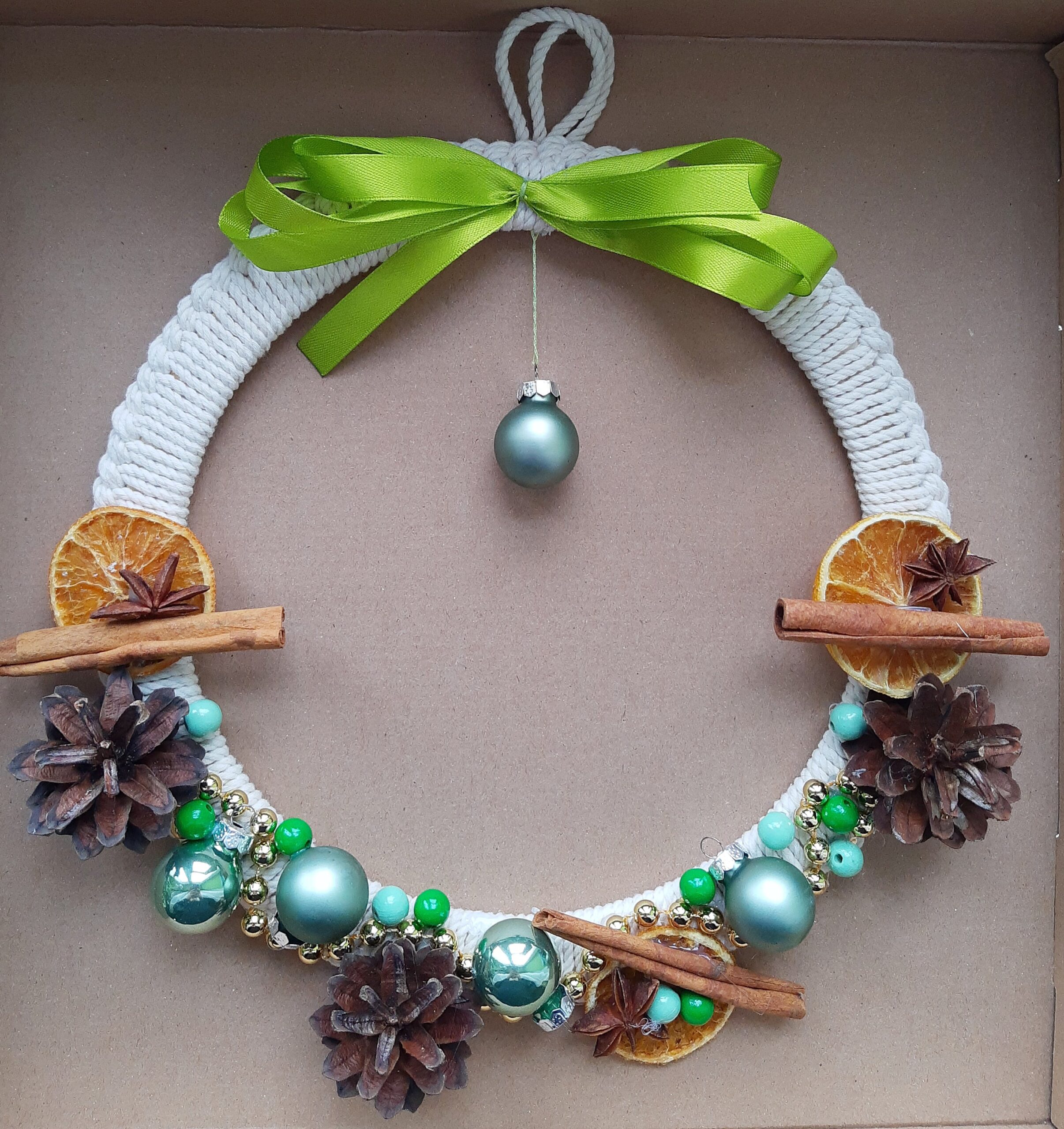 Delikatny wianek świąteczny - zielony - obrazek 2