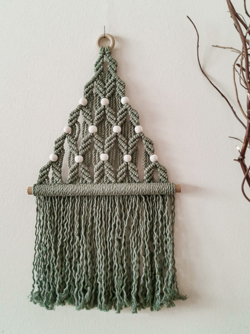 choinka makramowa, dekoracja świąteczna makrama, ozdoba na święta, choinka na ścianę, szałwiowa zielona choinka, jasnozielona choinka