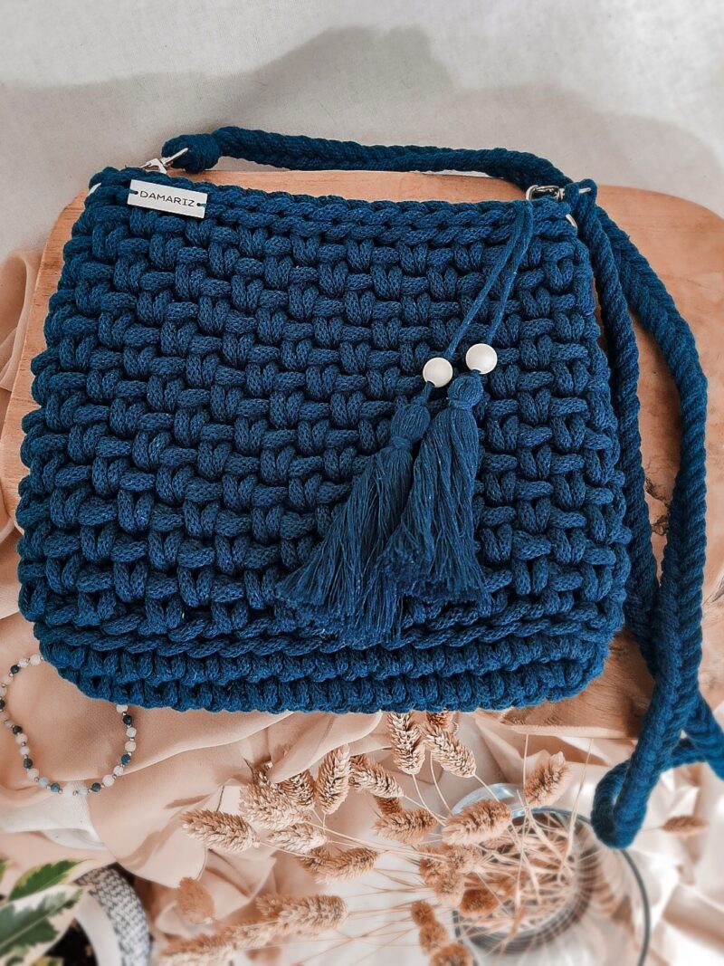 mała torebka z frędzlem, torebka ze sznurka na ramię, prezent na święta, torebka petrolowa, szmaragdowa, torebka z chwostem, nieduża damska torebka