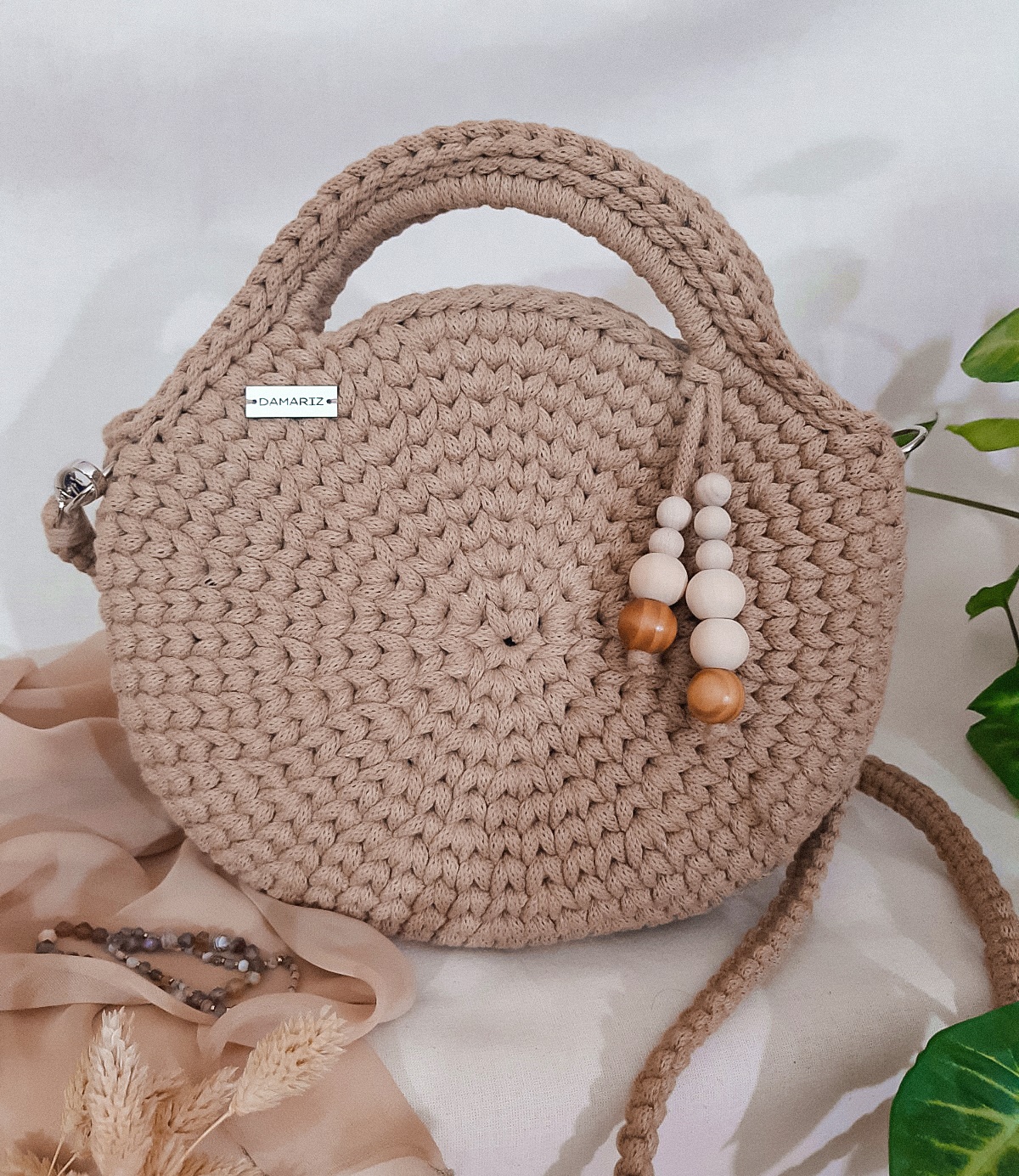 Okrągła torebka ze sznurka z uchem, beżowa, ciemny beż, torebka na ramię, prezent
