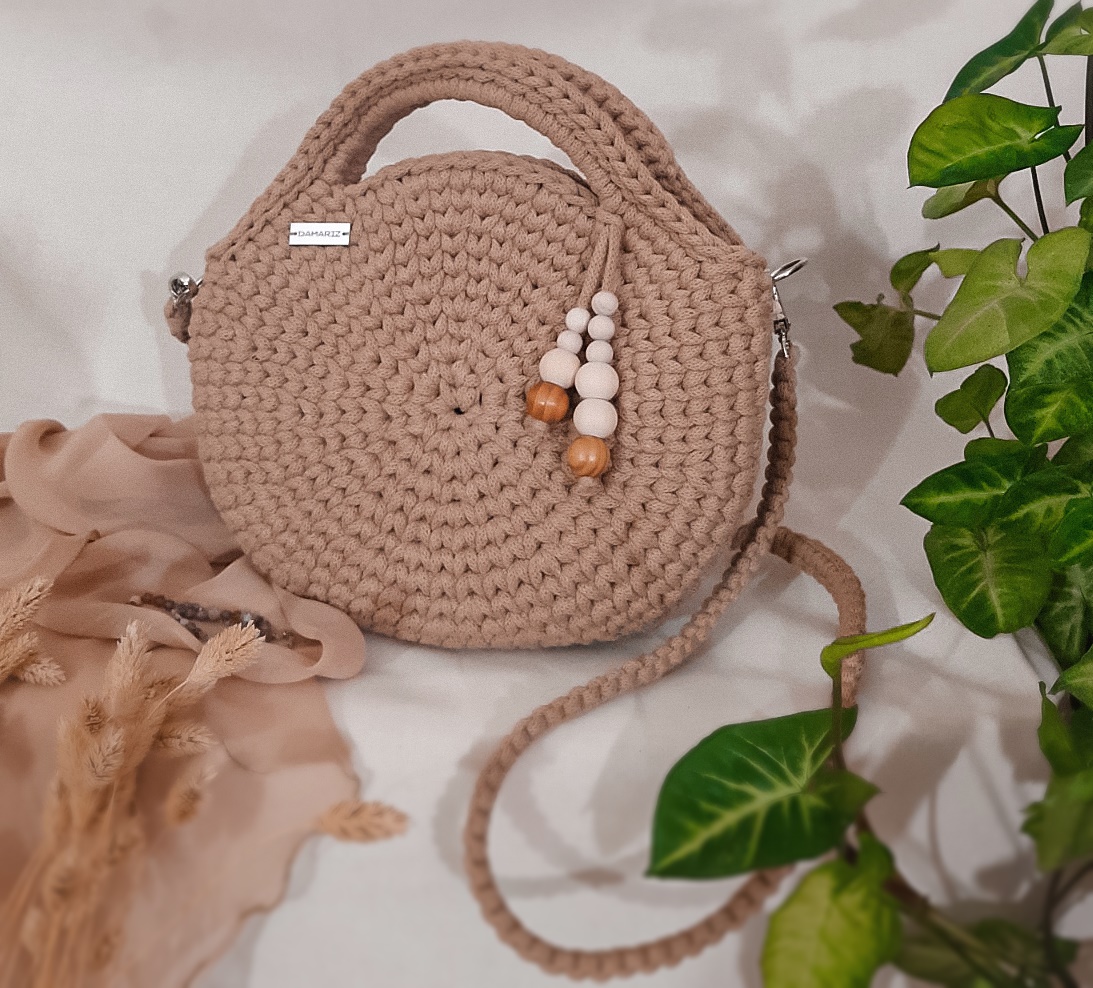 Okrągła torebka ze sznurka z uchem, beżowa, ciemny beż, torebka na ramię, prezent