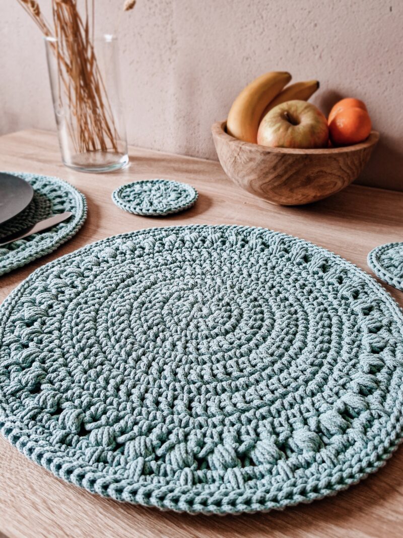 zestaw prezentowy, dodatki do wnętrza, podkładki na stół, skandynawskie dodatki do wnętrz, błękitne podkładki na stół, zestaw na prezent