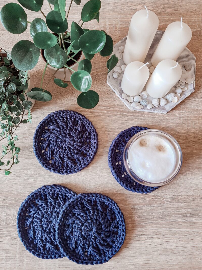 podkładki pod kubek ze sznurka bawełnianego, podkładki na stół na szydełku, dekoracja stołu, podstawki pod naczynia podkładki pod kubek ze sznurka bawełnianego, podkładki na stół na szydełku, dekoracja stołu, podstawki pod naczynia, granatowe podkładki