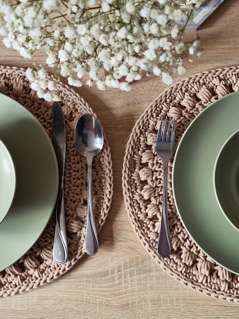 Zestaw owalnych podkładek pod talerze 2 szt. - biszkoptowe - od ręki