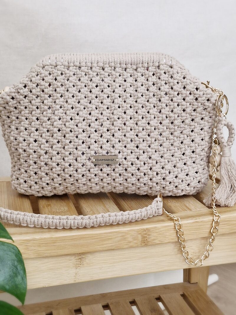 torebka chmurka na biglu, elegancka damska torebka, złota torebka, beżowa wiosenna torebka ze sznurka pleciona makrama beżowa torebka ze złotym połyskiem, torebka na łańcuszku, elegancka damska torebka pleciona ze sznurka, złota torebka, prezent dla mamy, prezent dla dziewczyny, prezent dla żony, torebka chmurka, modna torba damska