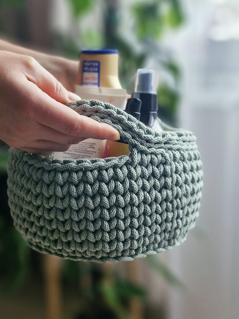koszyk, koszyczek ze sznurka bawełnianego z uszami, zielony koszyczek na szydełku, dodatki do domu w stylu skandynawskim