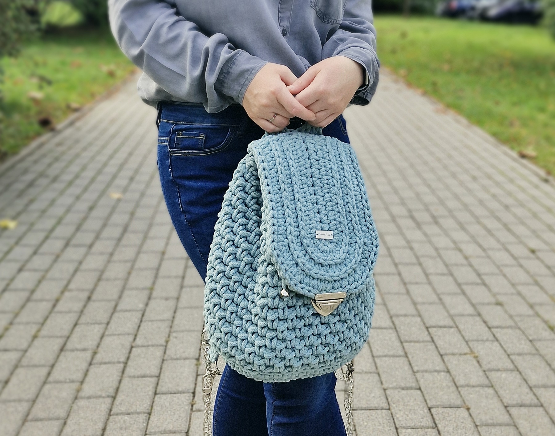 plecak ze sznurka bawełnianego na szydełku, damski plecak błękitny, plecaczek z klapą