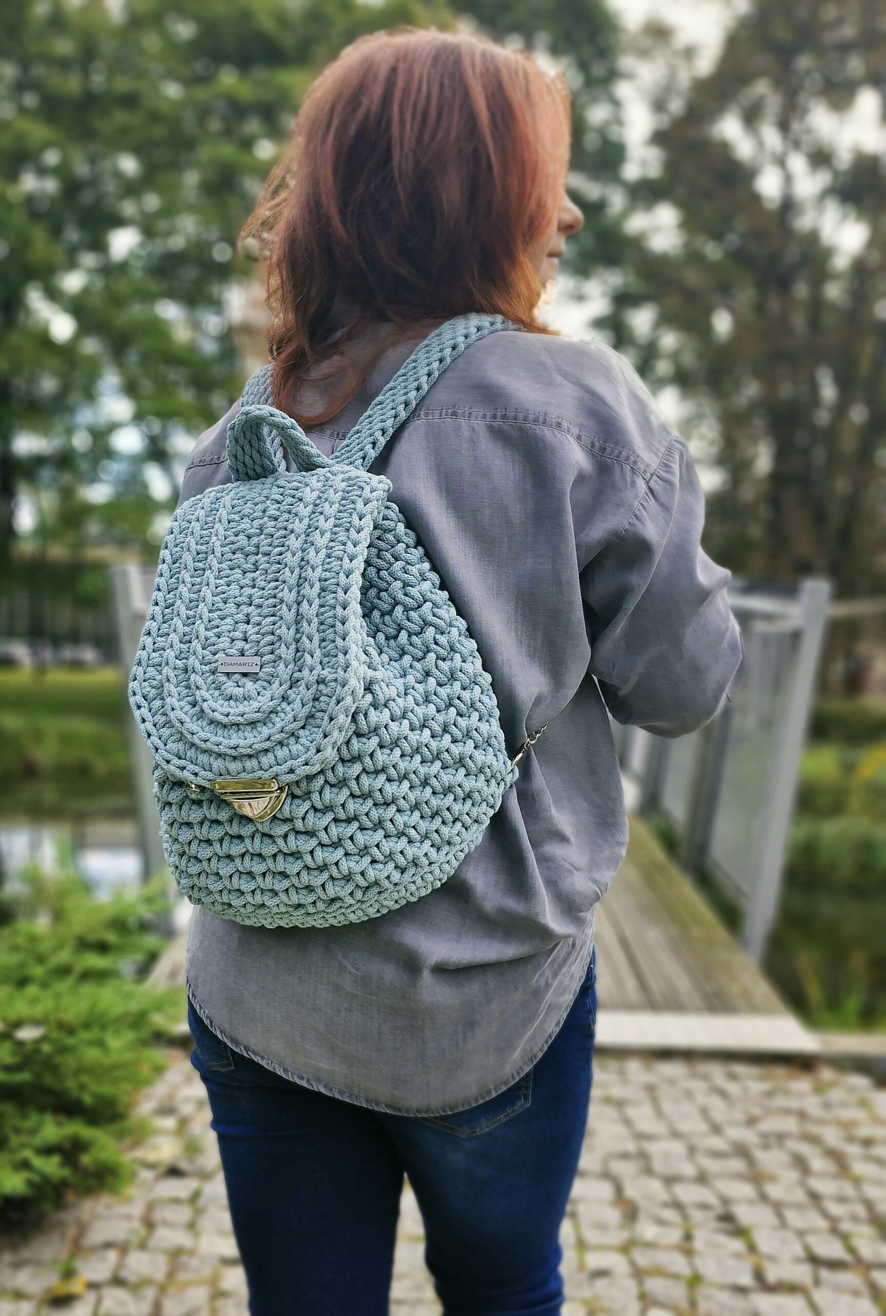 plecak ze sznurka bawełnianego na szydełku, damski plecak błękitny, plecaczek z klapą
