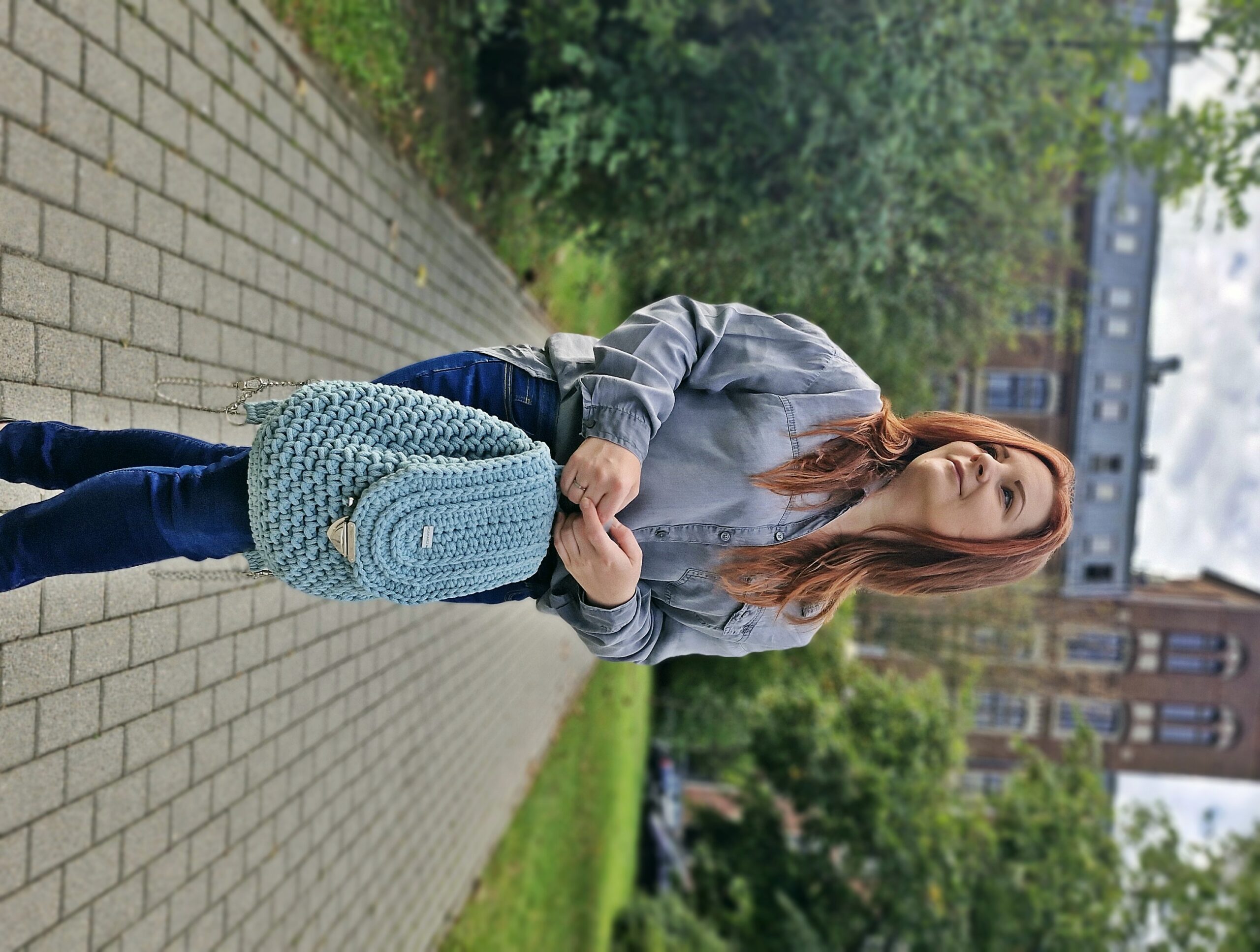 plecak ze sznurka bawełnianego na szydełku, damski plecak błękitny, plecaczek z klapą