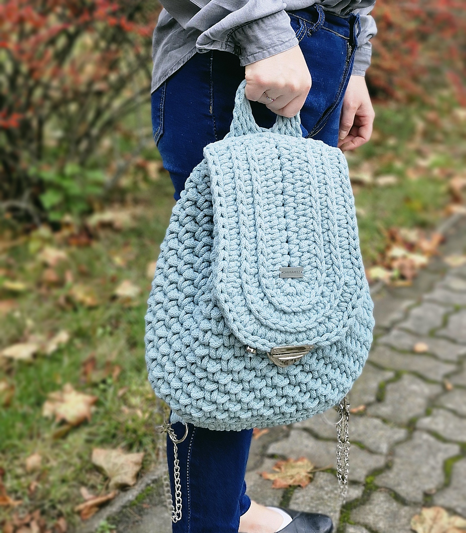 plecak ze sznurka bawełnianego na szydełku, damski plecak błękitny, plecaczek z klapą