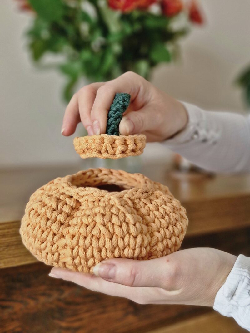 dynia koszyczek, szkatułka, jesienne dekoracje, koszyk do pokoju dziecka, dynia ozdobna, dekoracja na Halloween dynia koszyczek, szkatułka, jesienne dekoracje, koszyk do pokoju dziecka, dynia ozdobna, dekoracja na Halloween