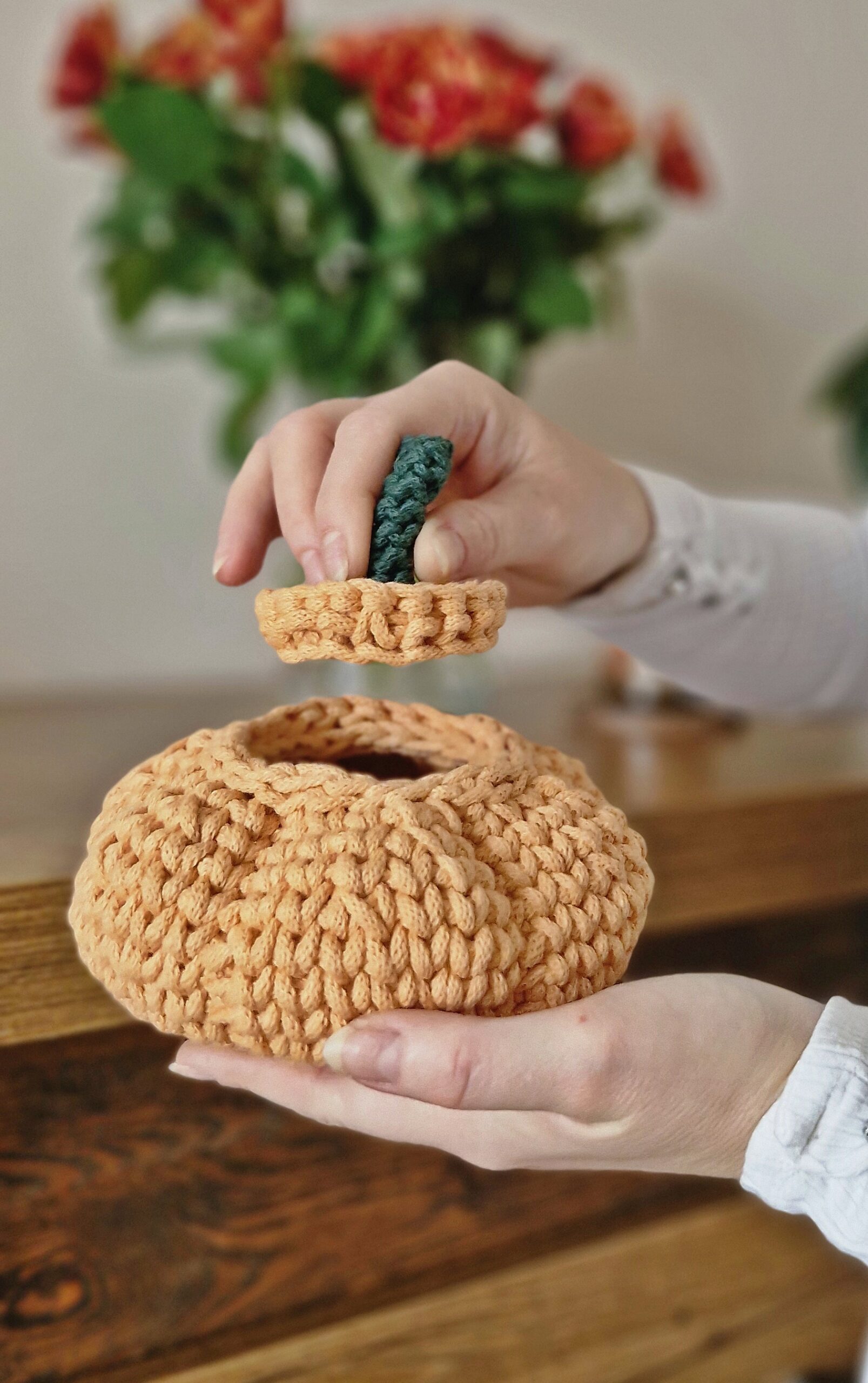 dynia koszyczek, szkatułka, jesienne dekoracje, koszyk do pokoju dziecka, dynia ozdobna, dekoracja na Halloween