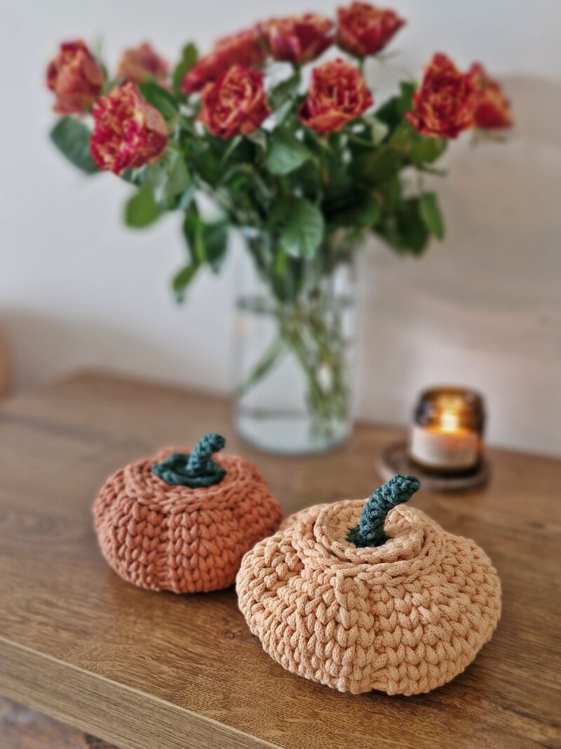 dynia koszyczek, szkatułka, jesienne dekoracje, koszyk do pokoju dziecka, dynia ozdobna, dekoracja na Halloween