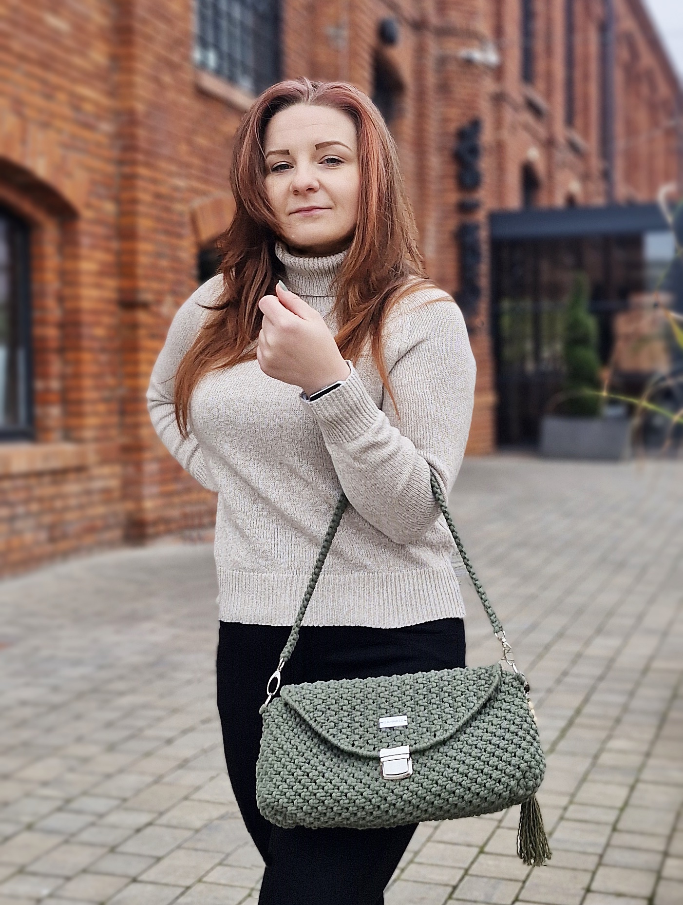 torebka bagietka listonoszka z klapką oliwkowa khaki modna torebka na jesień, ręcznie robiona, pleciona torebka, prezent dla żony, dla dziewczyny dla mamy