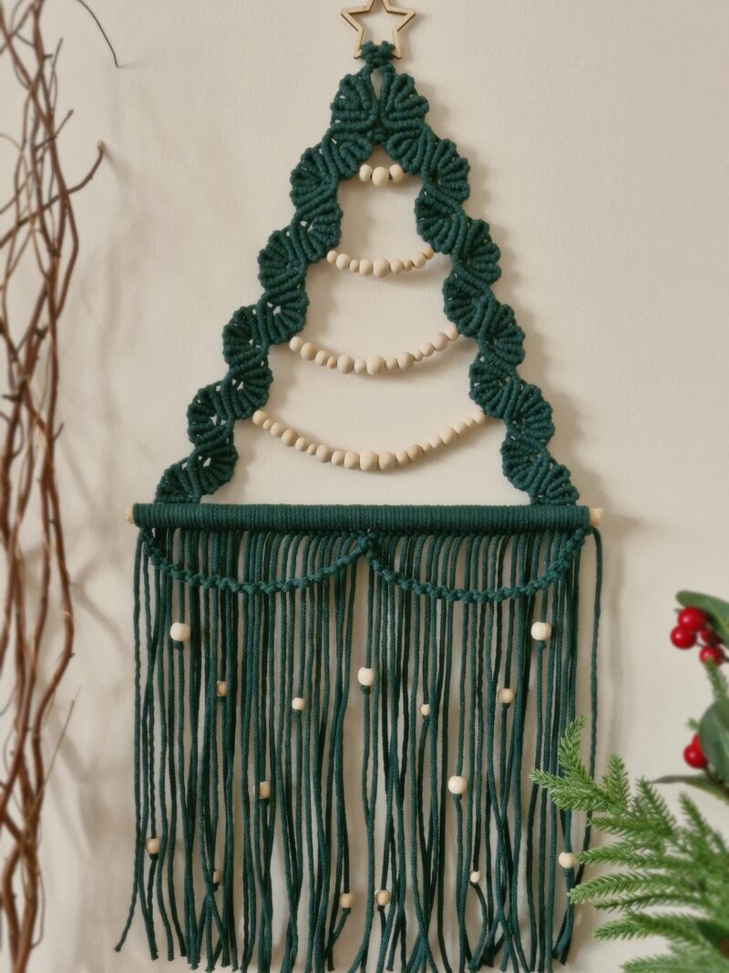 choinka makrama, dekoracja świąteczna, drzewko bożonarodzeniowe zielone do powieszenia na ścianie, choinka dekoracja