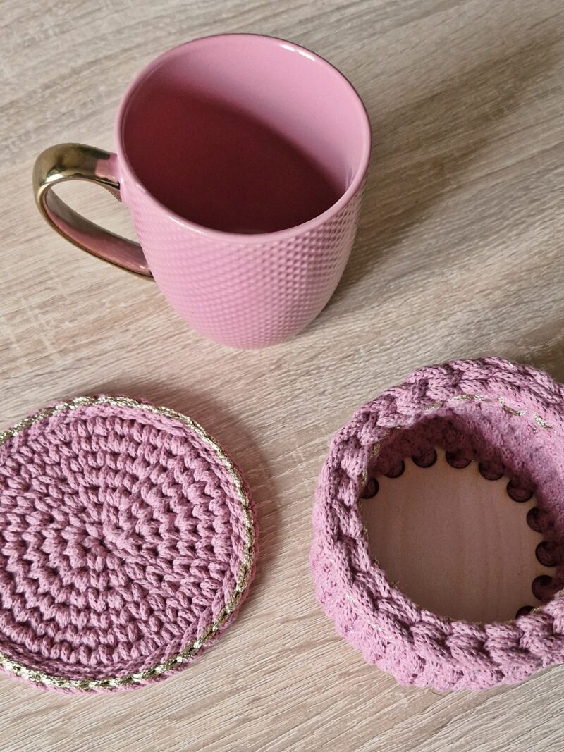 zestaw prezentowy z kubkiem różowy, zestaw prezent pod choinkę, neutralny prezent dla niej, prezent dla domatora, kubek, podkładka, koszyczek, zestaw prezentowy z kubkiem różowy, zestaw prezent pod choinkę, neutralny prezent dla niej, prezent dla domatora, kubek, podkładka, koszyczek,