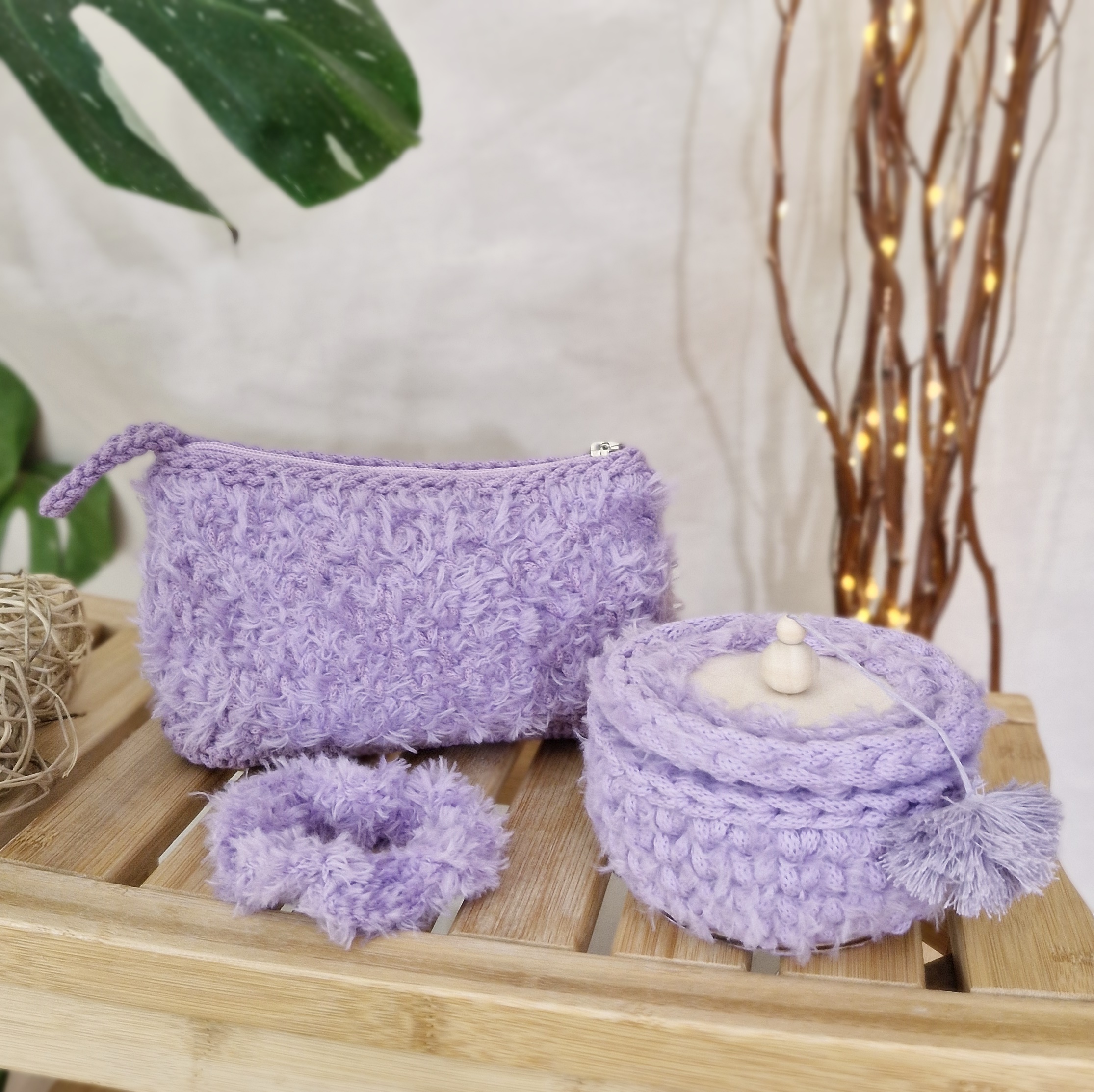 zestaw włochaty futerkowy kosmetyczka , gumka do włosów, szkatułka na drobiazgi, prezent dla dziewczyny, prezent dla niej, fioletowy zestaw prezentowy