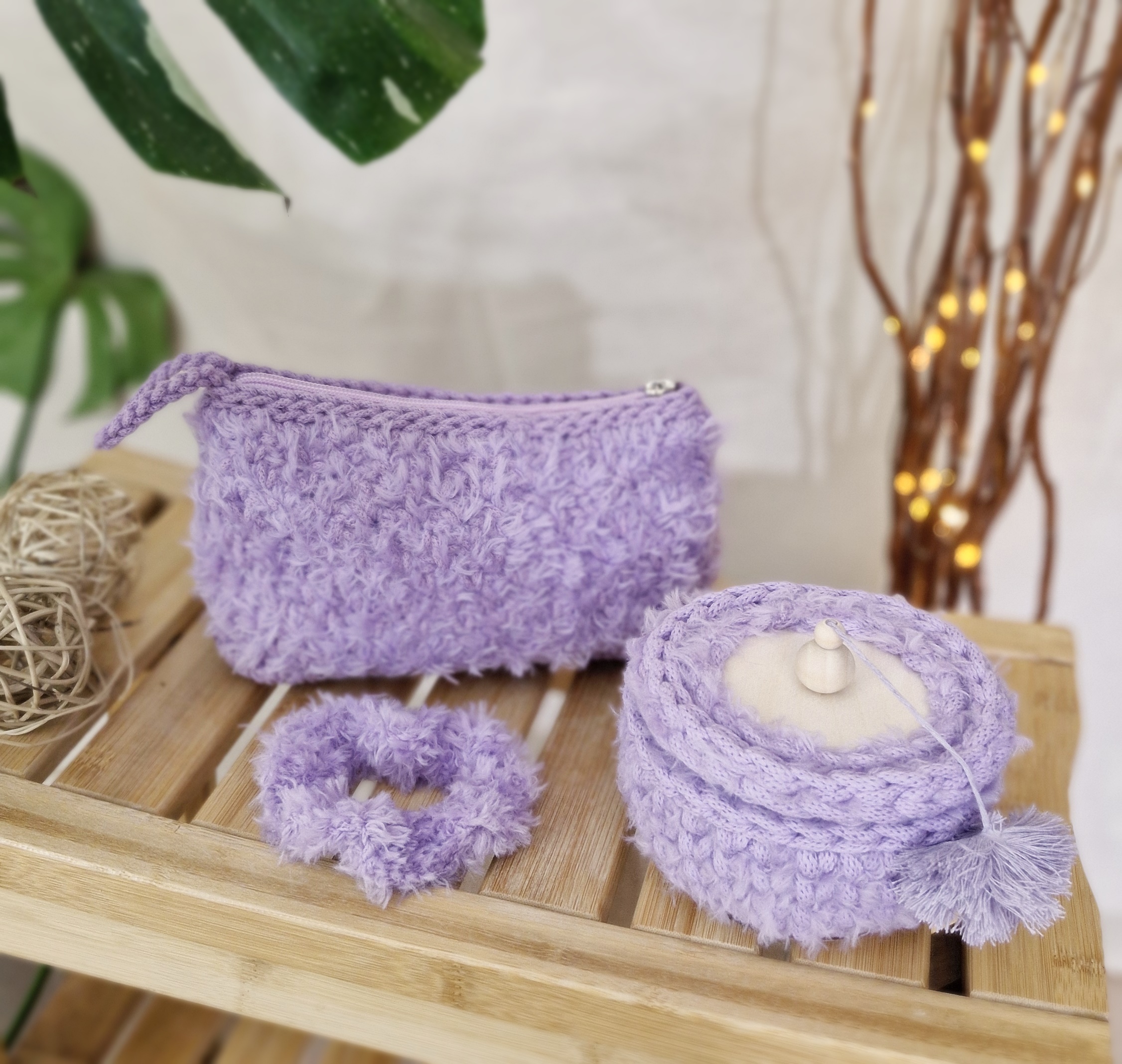 zestaw włochaty futerkowy kosmetyczka , gumka do włosów, szkatułka na drobiazgi, prezent dla dziewczyny, prezent dla niej, fioletowy zestaw prezentowy