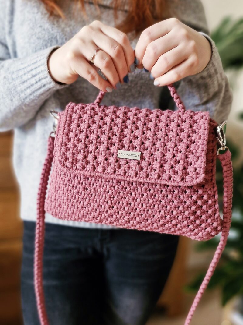 torebka kuferek z klapką, modna torebka na ramię, mała torebka na codzień, torebka na wiosnę, prezent dla niej