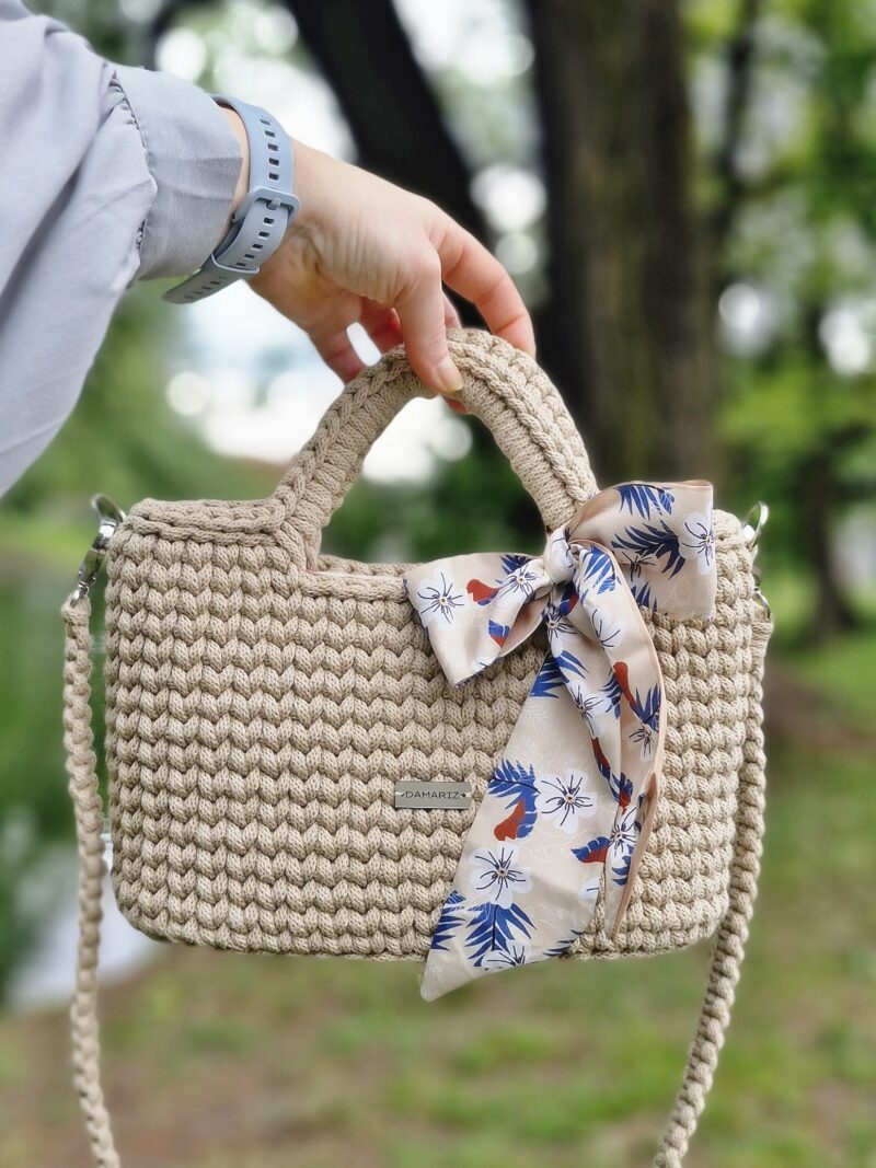 torebka z uchem na szydełku, torebka koszyczek klasyczna, torebka z kokarda beżowa, torebka handmade do letniej sukienki