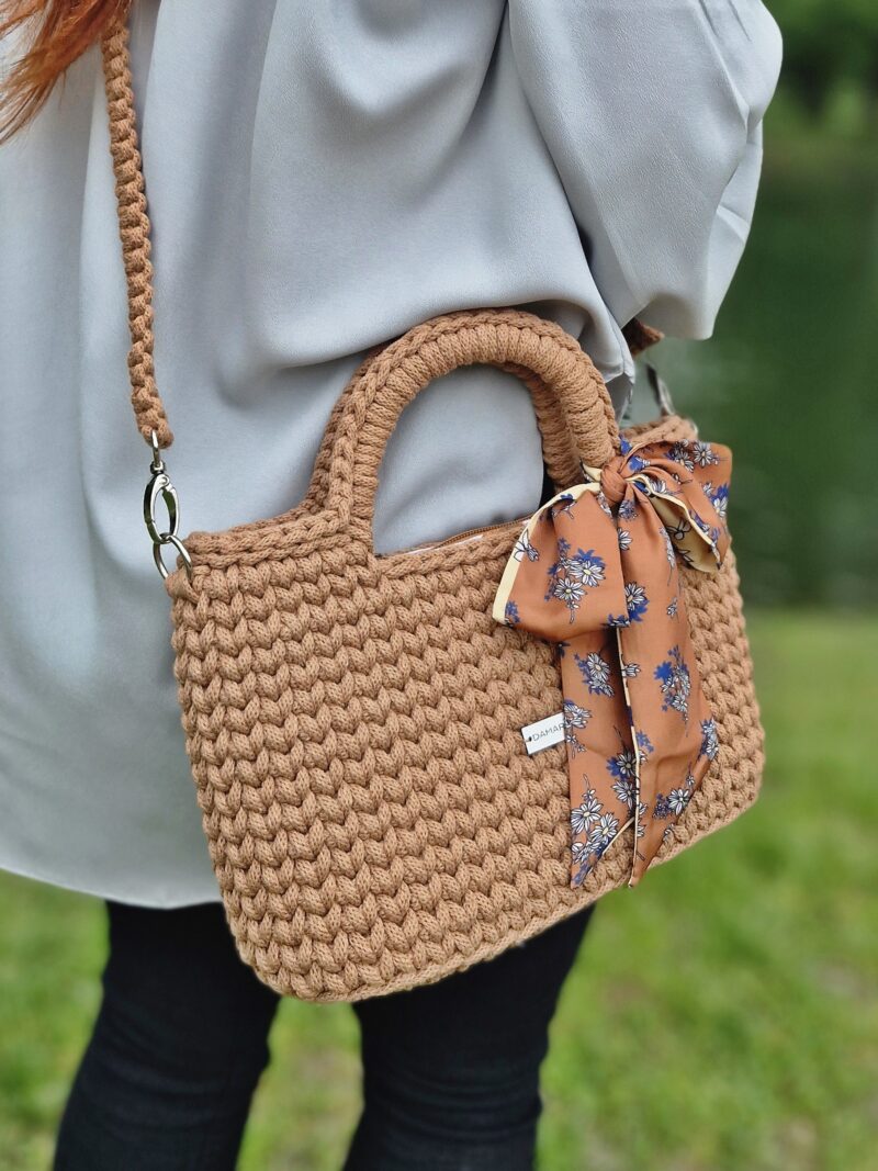 torebka z uchem na szydełku, torebka koszyczek klasyczna, torebka z kokarda brązowa karmelowa, torebka handmade do letniej sukienki