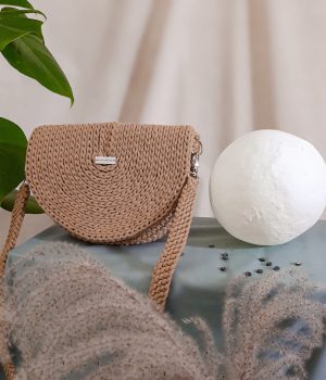 half moon ciemny beż2-min